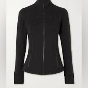 Lululemon definite jacket, used but good condition size 6